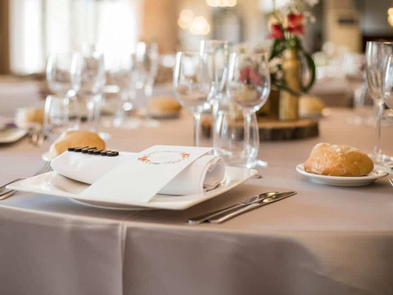 najpiekniejsze-dekoracje-na-przyjecie-komunijne-2026-motywy-trendy-i-restauracje