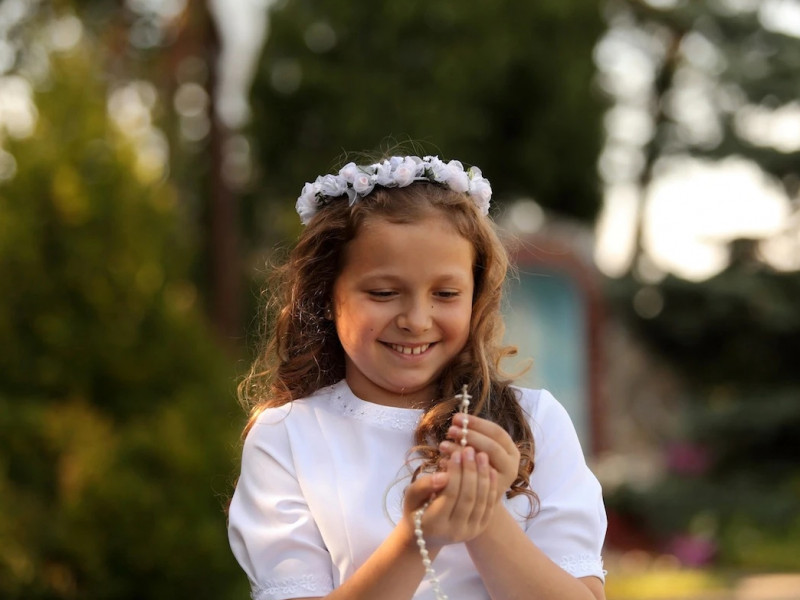 co-to-jest-komunia-swieta-proste-wyjasnienie-dla-dziecka