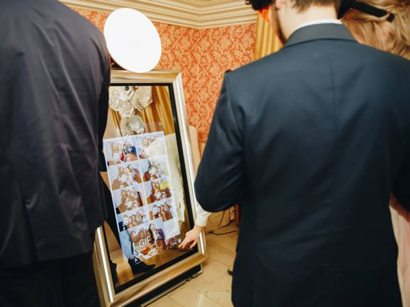crystal-mirror-fotobudka-magiczne-lustro zdjęcie prezentacji gdzie wesele
