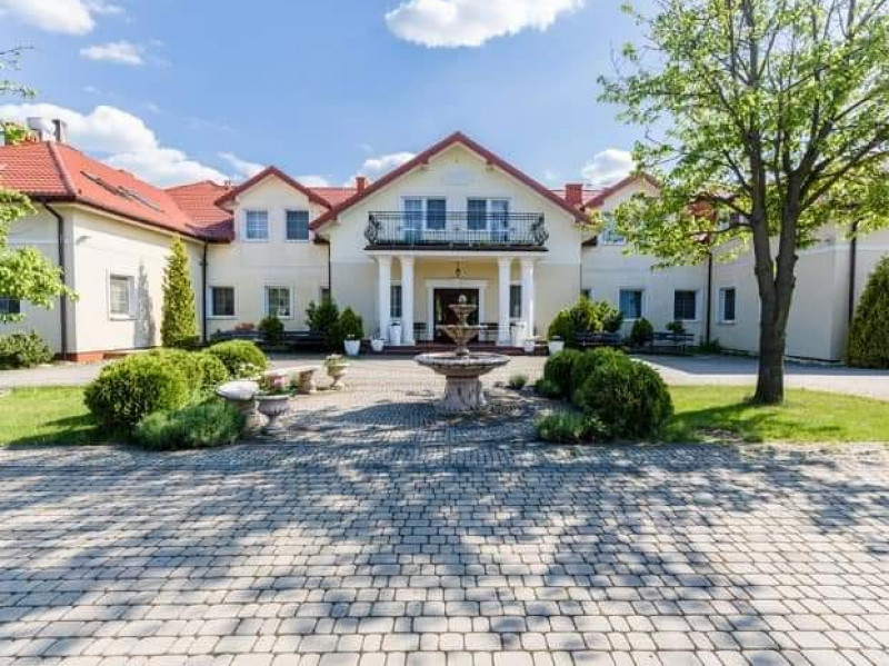 dwor-zielone-wzgorza-w-bukownie zdjęcie prezentacji gdzie wesele