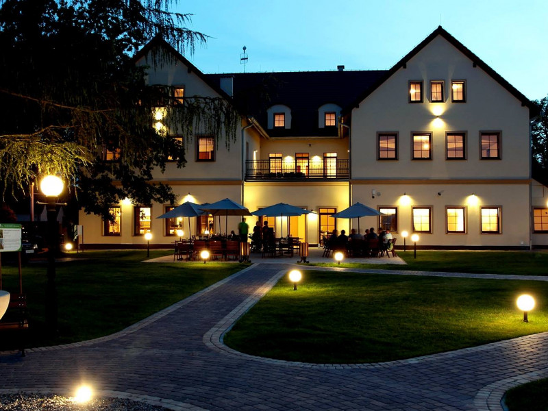 hotel-restauracja-modrzewiowy-dwor zdjęcie prezentacji gdzie wesele