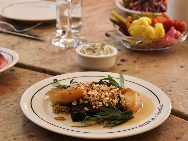 perelka-bistro-towarzystwo zdjęcie prezentacji gdzie wesele