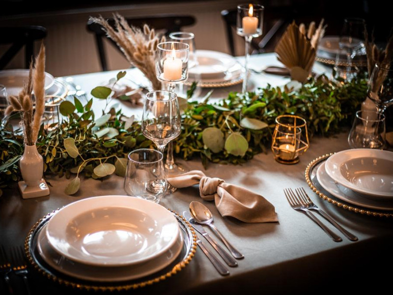 pod-kolumnami-restauracja-i-pokoje-hotelowe zdjęcie prezentacji gdzie wesele