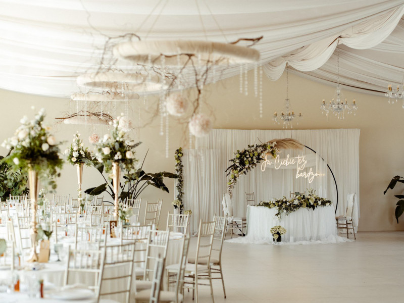 pod-wiatrakami-stadnina-koni-w-golicach zdjęcie prezentacji gdzie wesele