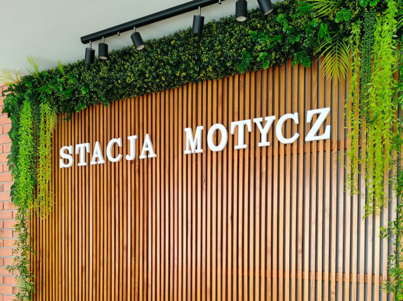stacja-motycz-restauracja zdjęcie prezentacji gdzie wesele