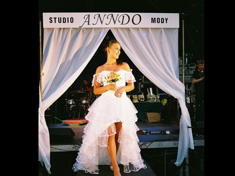 studio-mody-anndo-sukienki-okolicznosciowe zdjęcie prezentacji gdzie wesele
